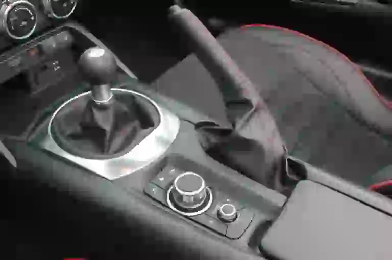 Mazda Mx-5 ND: prova su strada - 30
