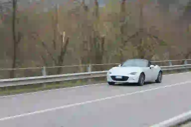 Mazda Mx-5 ND: prova su strada - 36