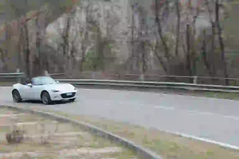 Mazda Mx-5 ND: prova su strada - 43