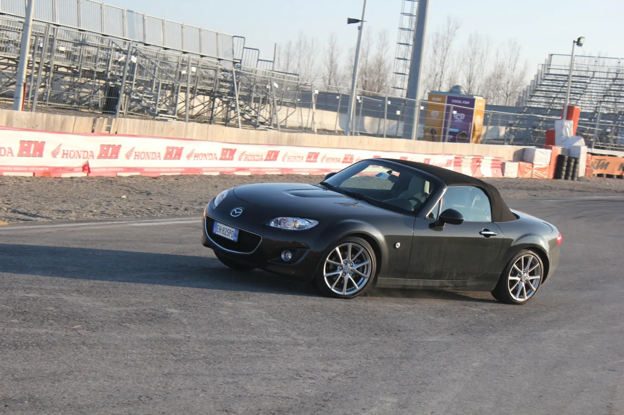 Mazda MX-5 Record Series Black - Test Drive - 22