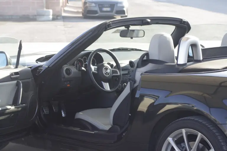 Mazda MX-5 Record Series Black - Test Drive - 45