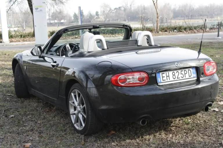 Mazda MX-5 Record Series Black - Test Drive - 98