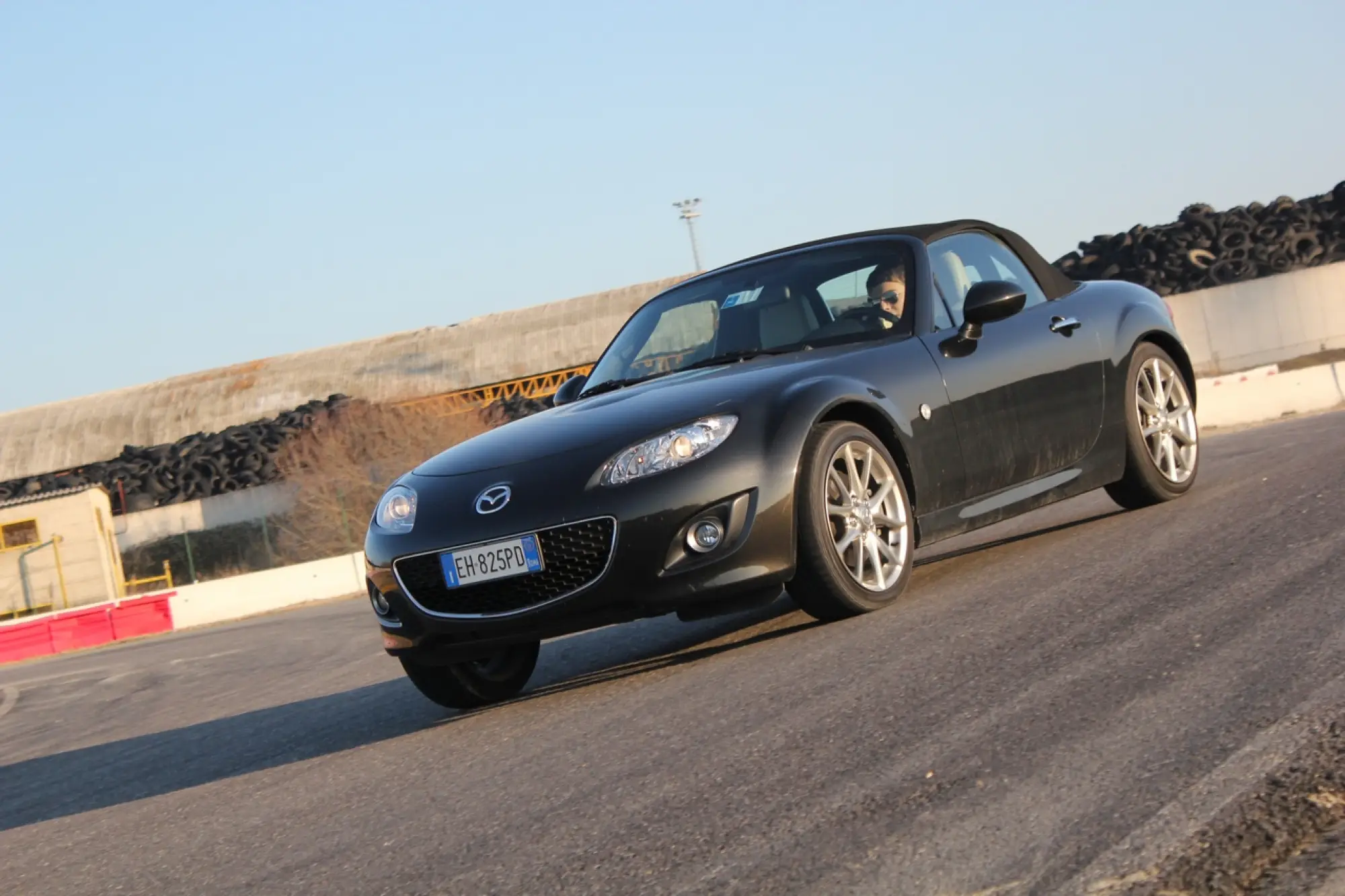 Mazda MX-5 Record Series Black - Test Drive - 91