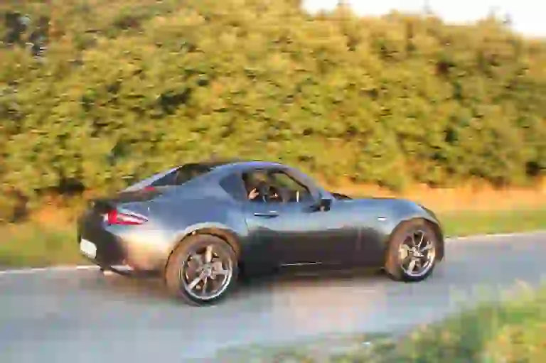 Mazda Mx-5 RF: prova su strada - 6