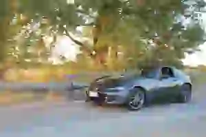 Mazda Mx-5 RF: prova su strada - 10