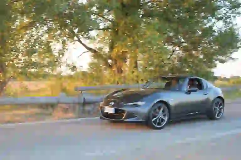 Mazda Mx-5 RF: prova su strada - 10