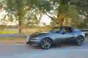 Mazda Mx-5 RF: prova su strada - 11