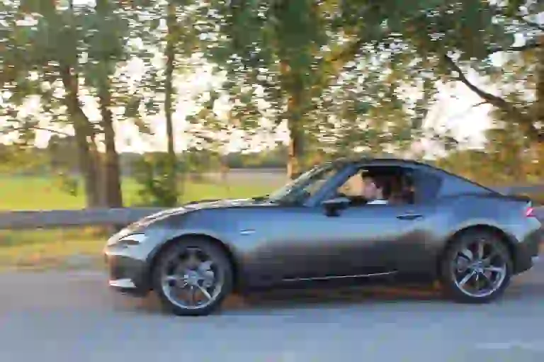 Mazda Mx-5 RF: prova su strada - 12