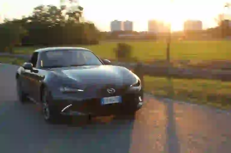 Mazda Mx-5 RF: prova su strada - 17