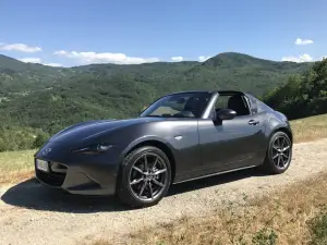 Mazda Mx-5 RF: prova su strada - 18