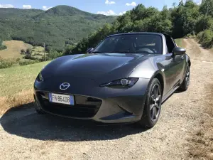 Mazda Mx-5 RF: prova su strada - 22