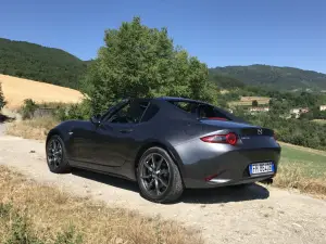 Mazda Mx-5 RF: prova su strada - 23