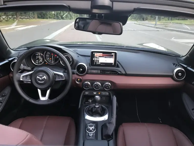 Mazda Mx-5 RF: prova su strada - 26