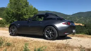 Mazda Mx-5 RF: prova su strada - 30