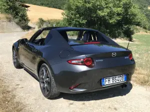 Mazda Mx-5 RF: prova su strada - 35