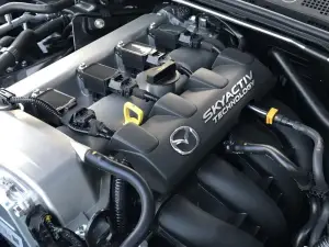 Mazda Mx-5 RF: prova su strada - 41