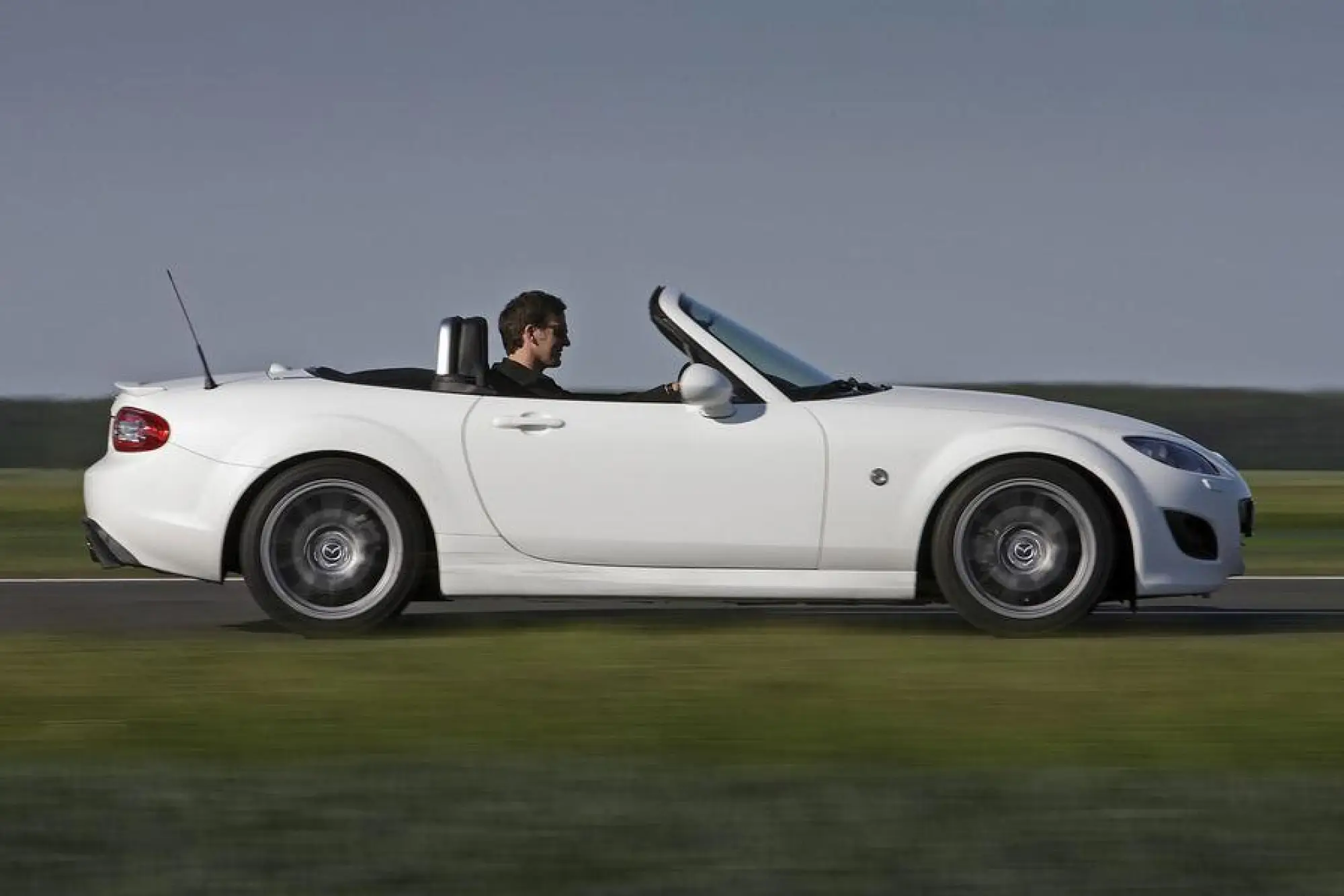 Mazda MX-5 Yusho Concept - 13