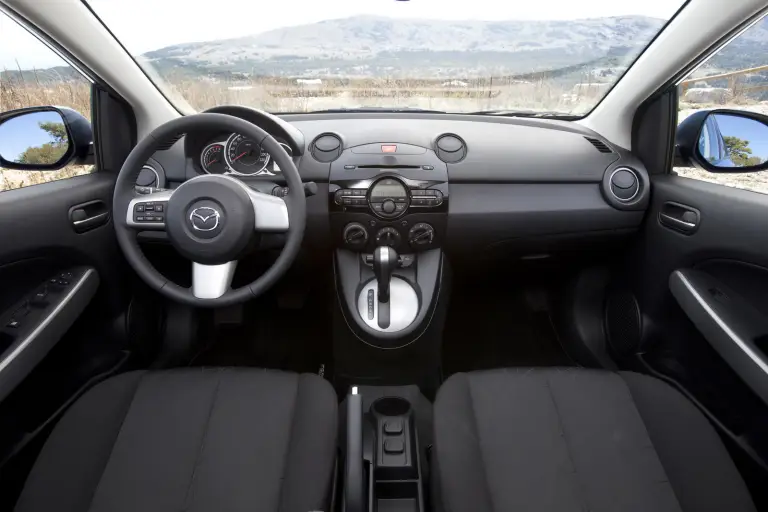 Mazda2 2011 - 10