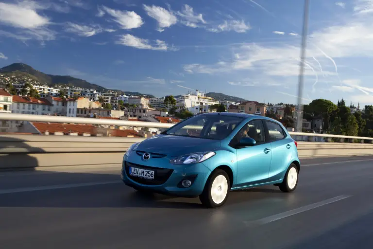 Mazda2 2011 - 24