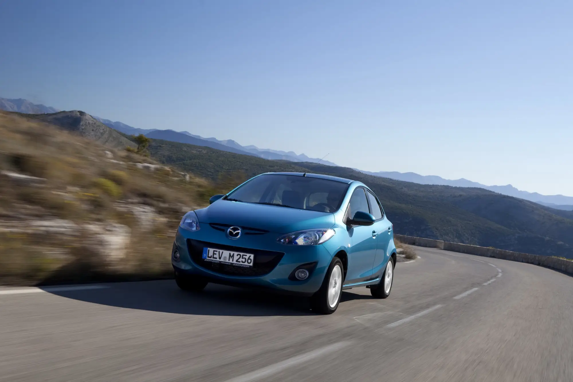 Mazda2 2011 - 25