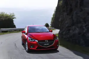 Mazda2 2015