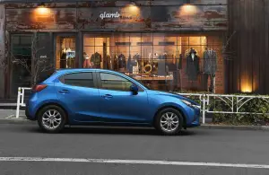 Mazda2 2015