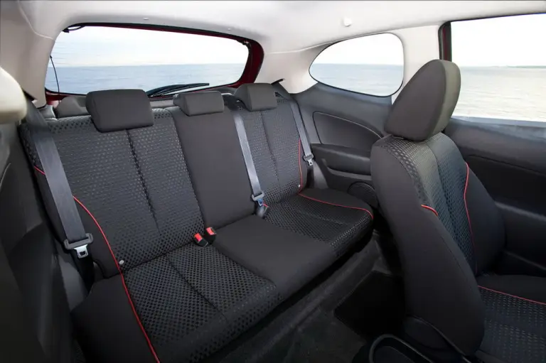 Mazda2 model year 2011 - 11