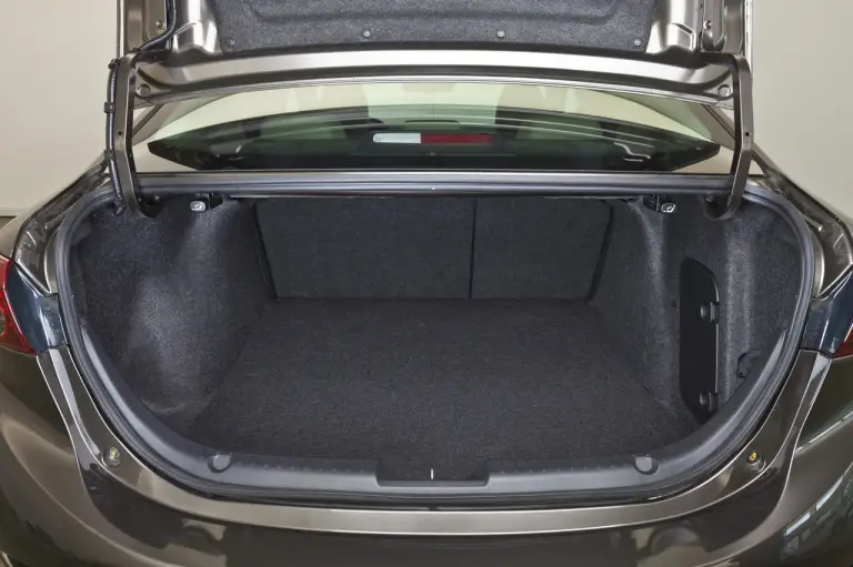 Mazda3 - 32