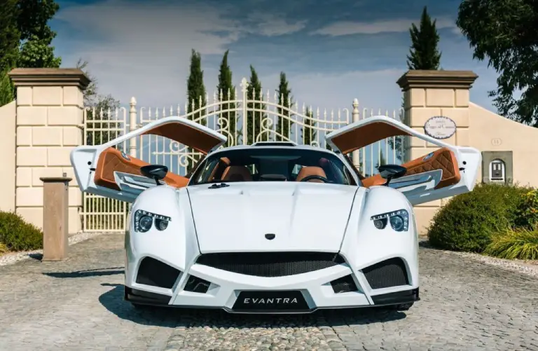 Mazzanti Automobili - logo rinnovato ed Evantra - 3