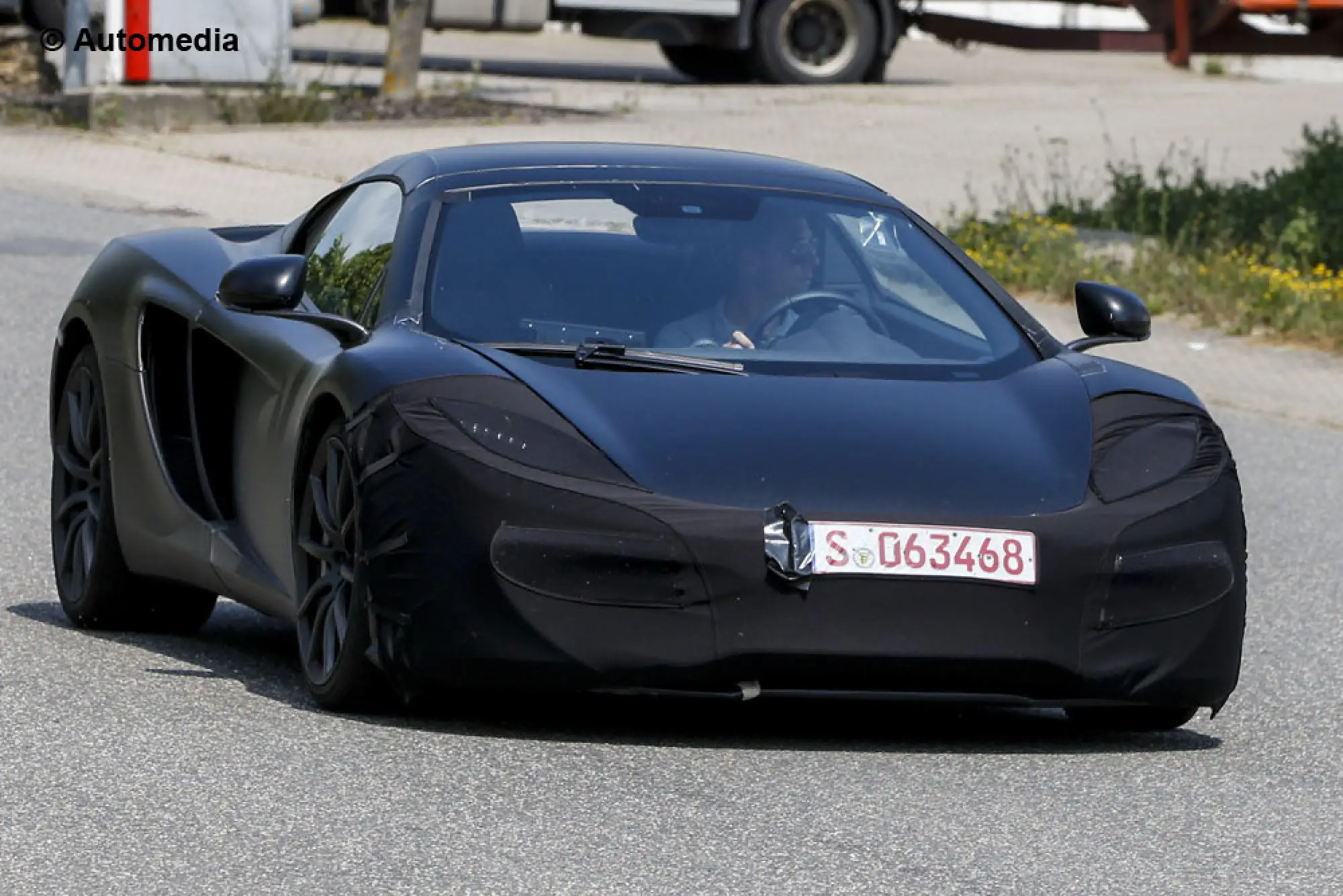 McLaren 12C 2014 - Foto spia 12-07-2013 - 1