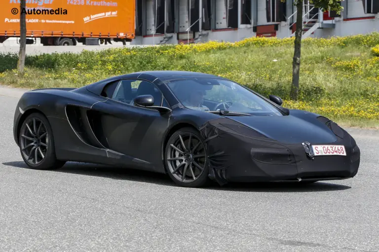 McLaren 12C 2014 - Foto spia 12-07-2013 - 2
