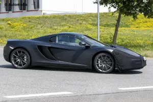 McLaren 12C 2014 - Foto spia 12-07-2013 - 3