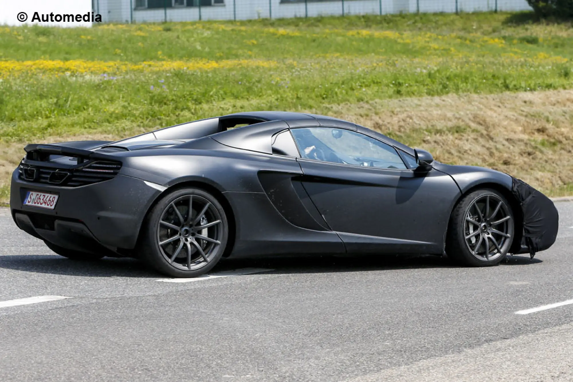 McLaren 12C 2014 - Foto spia 12-07-2013 - 4