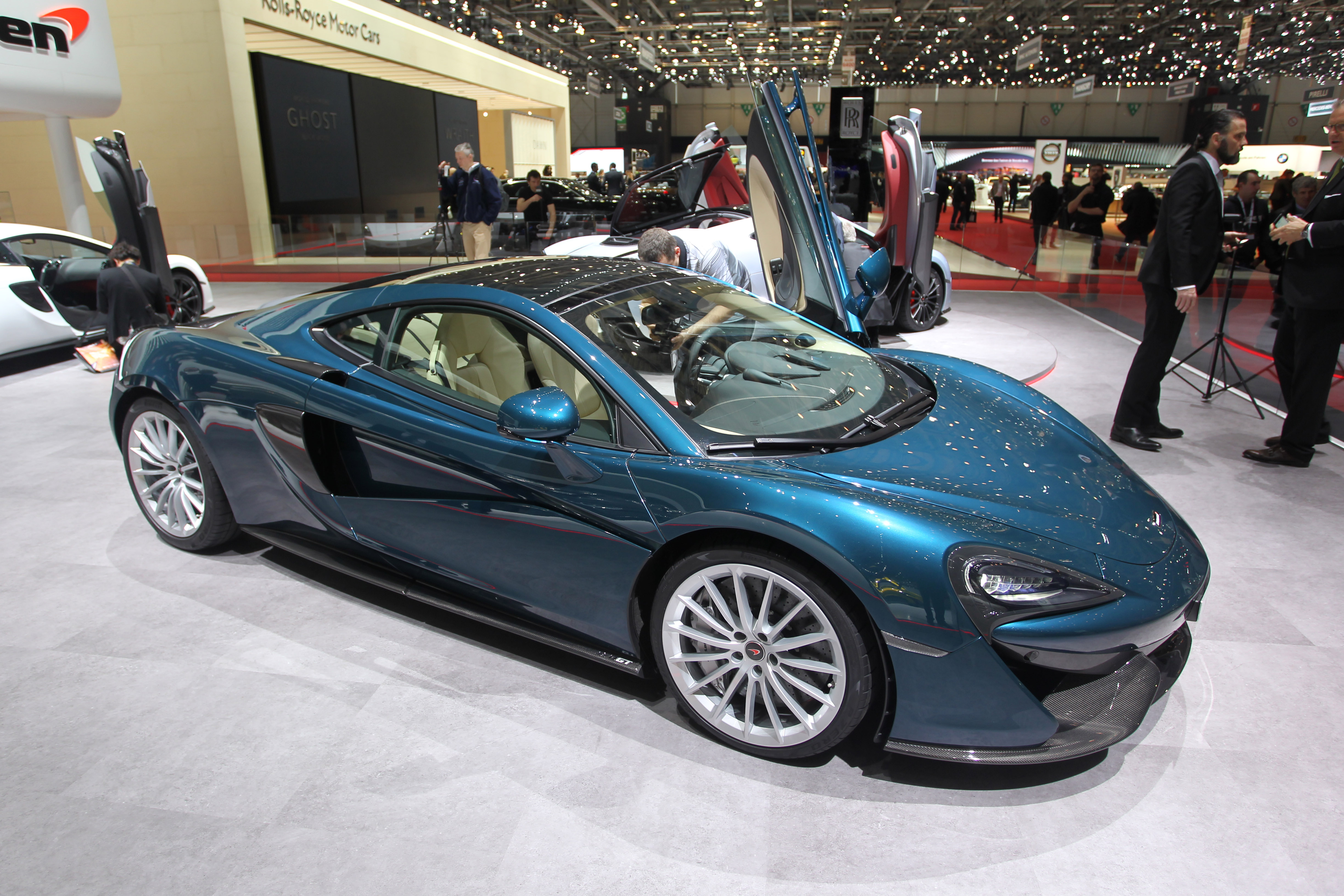 McLaren 570 GT - Salone di Ginevra 2016