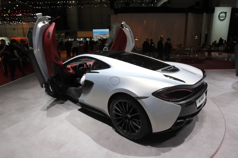McLaren 570 GT - Salone di Ginevra 2016 - 7