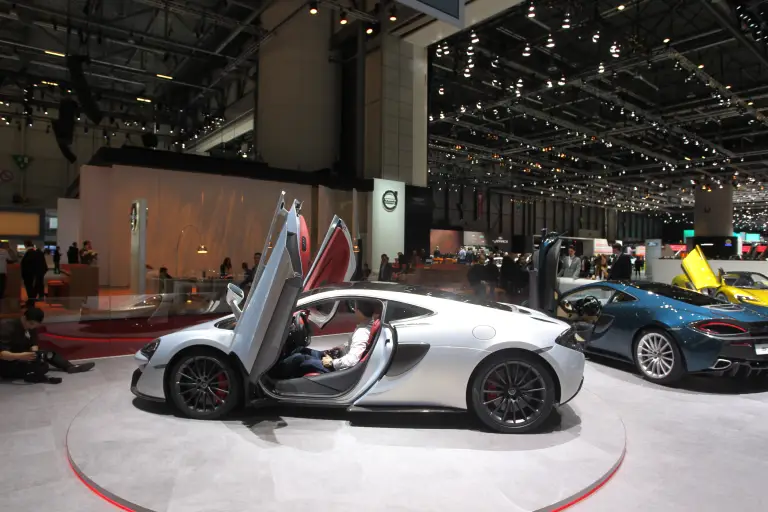 McLaren 570 GT - Salone di Ginevra 2016 - 8