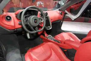 McLaren 570 GT - Salone di Ginevra 2016
