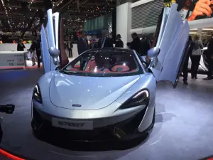 McLaren 570GT - Salone di Ginevra 2016