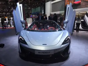 McLaren 570GT - Salone di Ginevra 2016