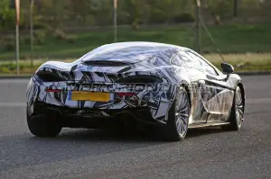 McLaren 570S GT - foto spia 23-11-2015