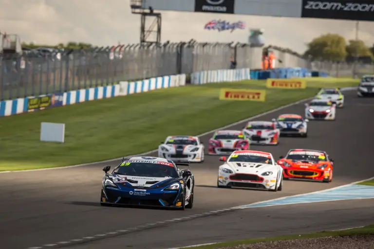 McLaren 570S GT4 #59 (Black Bull Ecurie Ecosse) - British GT, Donington Park 2016 - 1