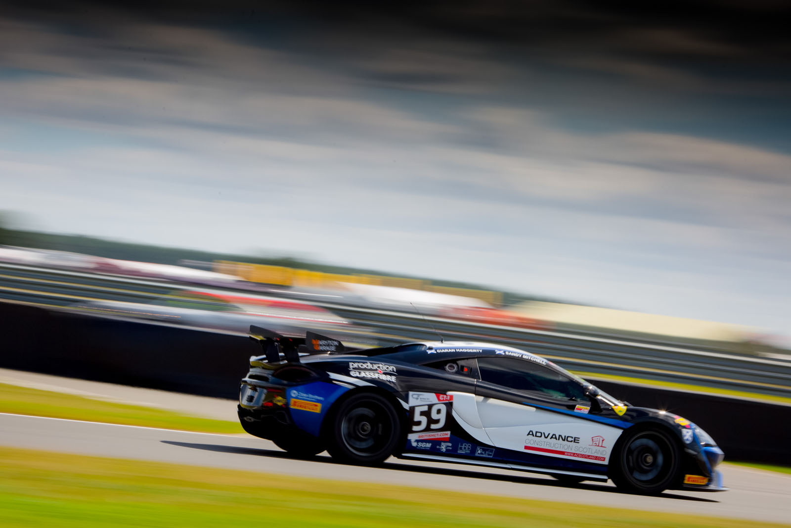 McLaren 570S GT4 #59 (Black Bull Ecurie Ecosse) - British GT, Snetterton 2016