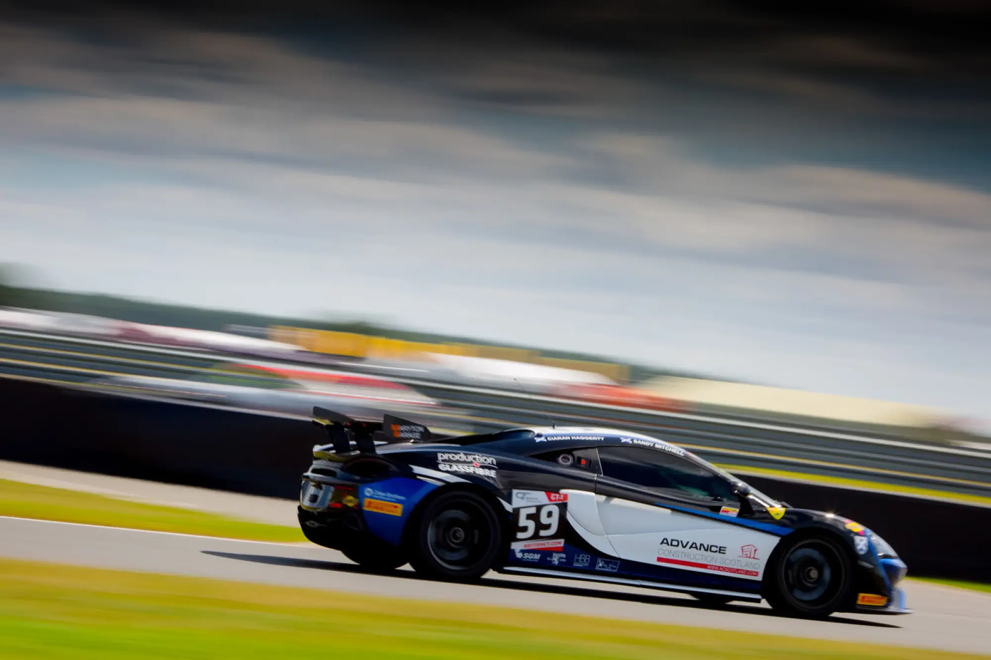 McLaren 570S GT4 #59 (Black Bull Ecurie Ecosse) - British GT, Snetterton 2016 - 1