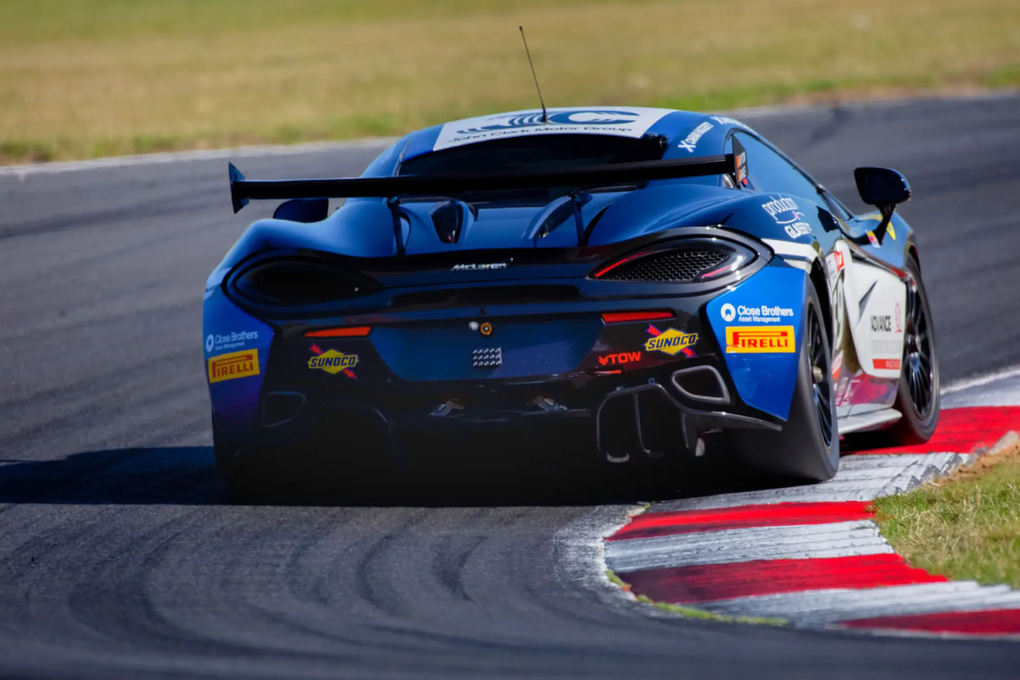 McLaren 570S GT4 #59 (Black Bull Ecurie Ecosse) - British GT, Snetterton 2016 - 4