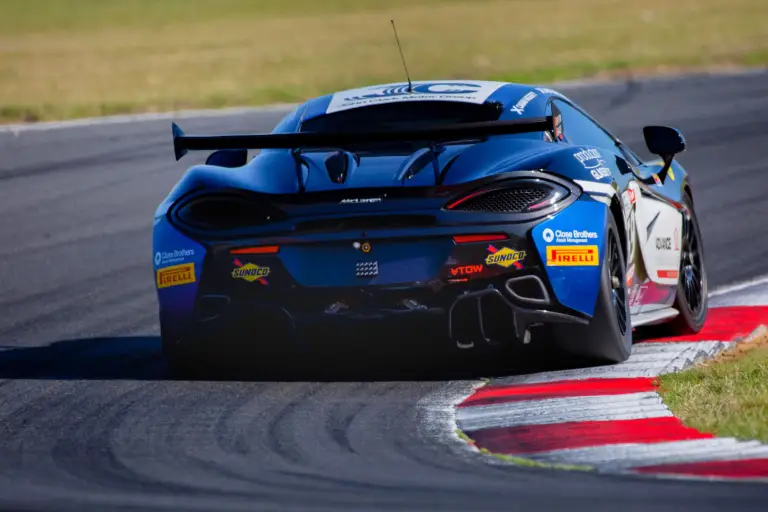 McLaren 570S GT4 #59 (Black Bull Ecurie Ecosse) - British GT, Snetterton 2016 - 4