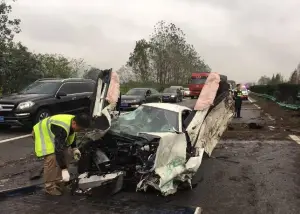 McLaren 570S - incidente a Shanghai