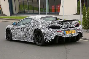 McLaren 600LT foto spia 26 giugno 2017 - 7