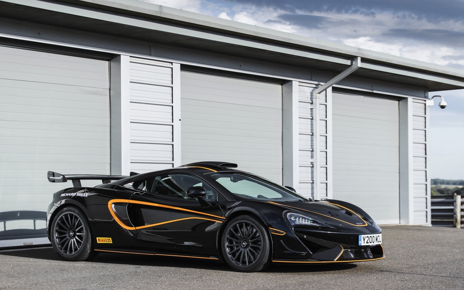 McLaren 620R R Pack