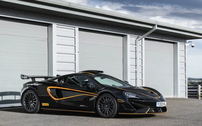 McLaren 620R R Pack - 12