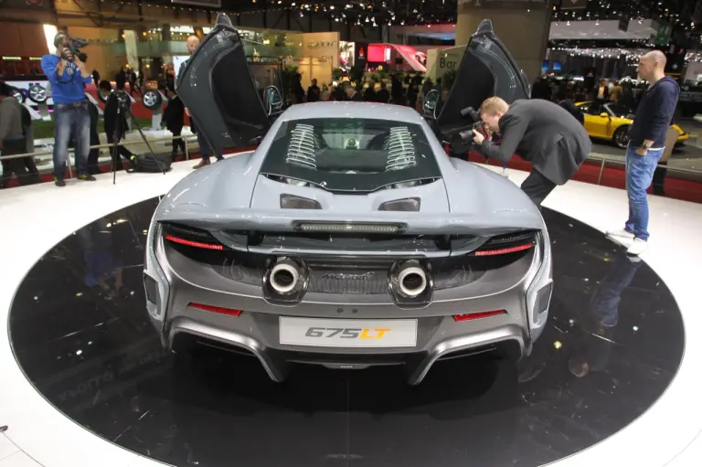 McLaren 675LT - Salone di Ginevra 2015 - 4